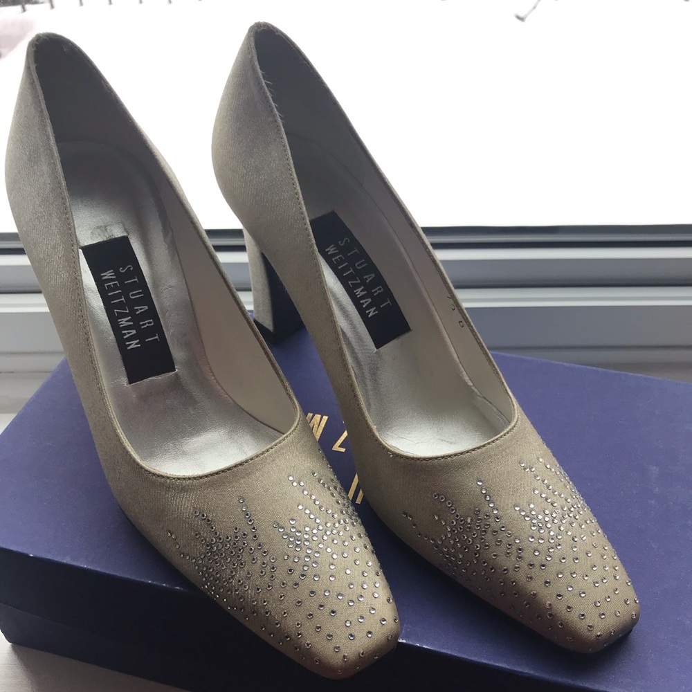 STUART WEITZMAN Shoes new in box.